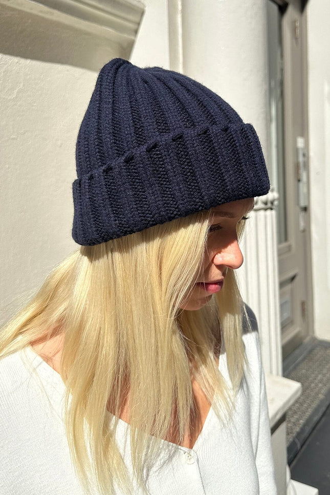 Knit Beanie - Silver Grey