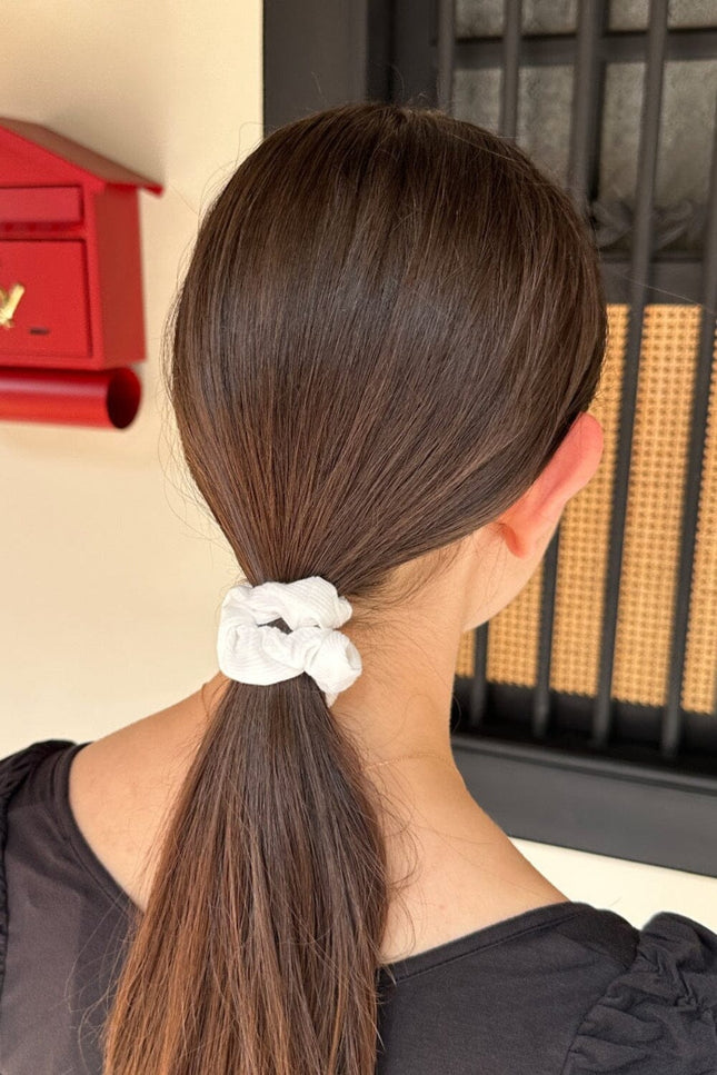 Basic Scrunchie - White